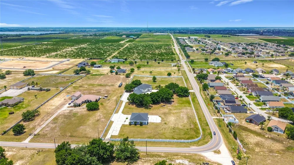 7925 LAKE MABEL LOOP ROAD Dundee, FL 33838