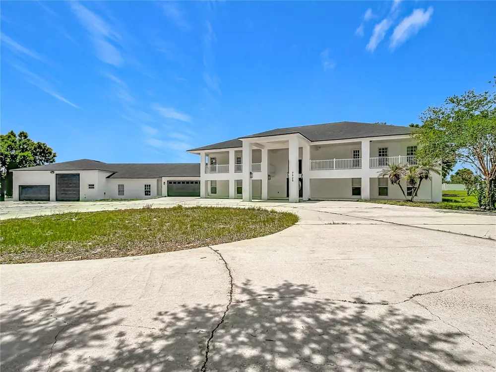 7925 LAKE MABEL LOOP ROAD Dundee, FL 33838