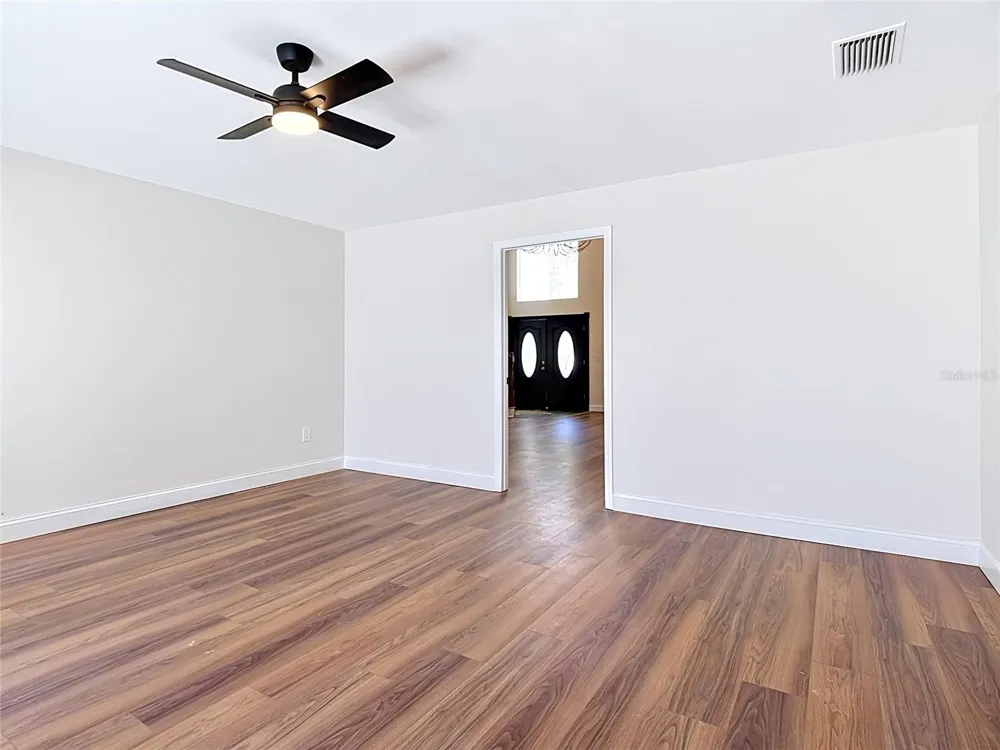 7925 LAKE MABEL LOOP ROAD Dundee, FL 33838