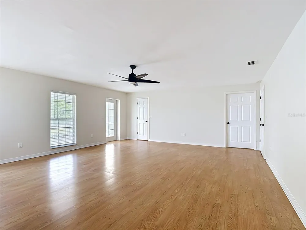 7925 LAKE MABEL LOOP ROAD Dundee, FL 33838
