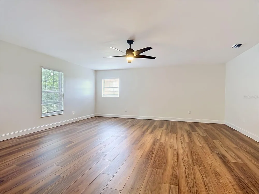 7925 LAKE MABEL LOOP ROAD Dundee, FL 33838