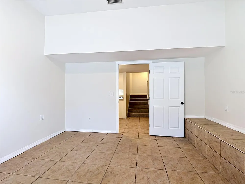 7925 LAKE MABEL LOOP ROAD Dundee, FL 33838