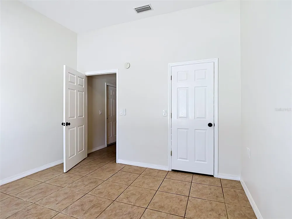 7925 LAKE MABEL LOOP ROAD Dundee, FL 33838