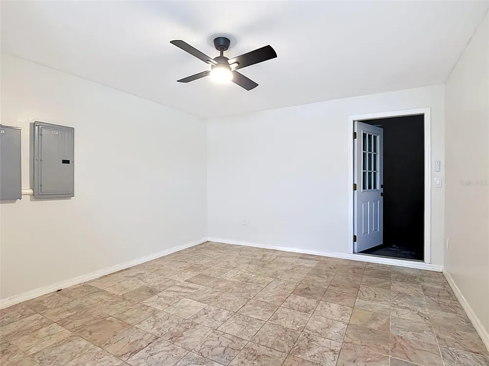 7925 LAKE MABEL LOOP ROAD Dundee, FL 33838