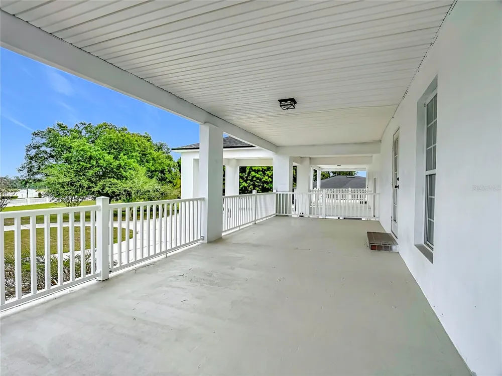 7925 LAKE MABEL LOOP ROAD Dundee, FL 33838