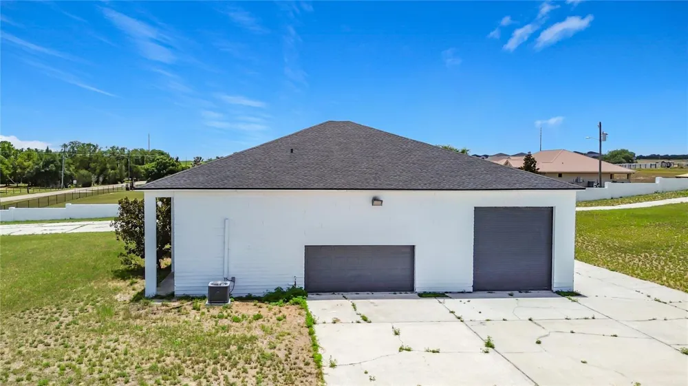 7925 LAKE MABEL LOOP ROAD Dundee, FL 33838