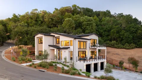 1580 Clear Ridge Drive