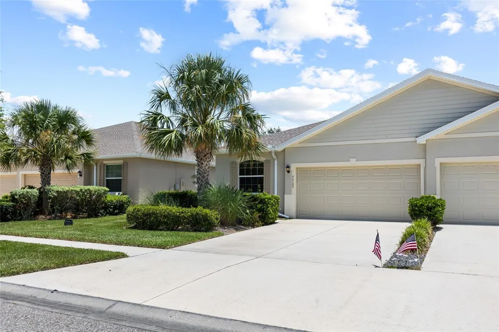 7727 TIMBERVIEW LOOP Wesley Chapel, FL 33545