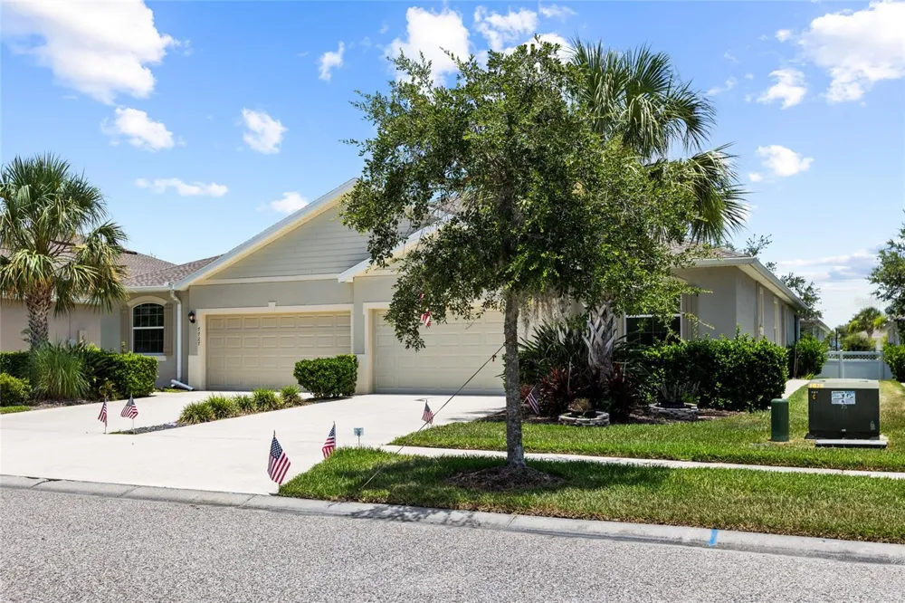 7727 TIMBERVIEW LOOP Wesley Chapel, FL 33545