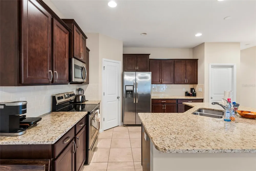 7727 TIMBERVIEW LOOP Wesley Chapel, FL 33545
