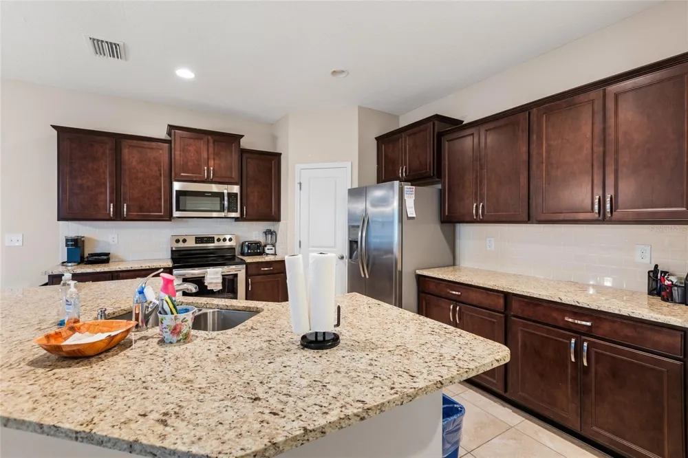 7727 TIMBERVIEW LOOP Wesley Chapel, FL 33545