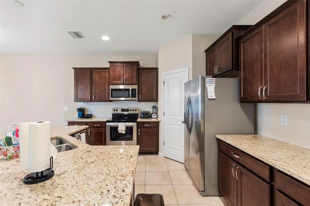 7727 TIMBERVIEW LOOP Wesley Chapel, FL 33545