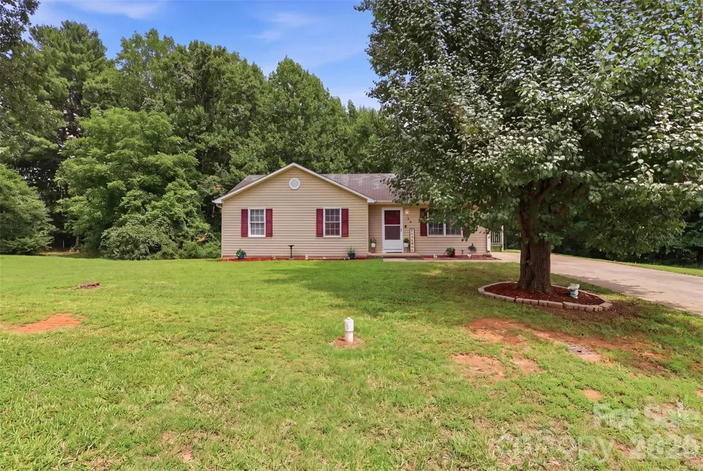 106 Arlington Avenue Jonesville, NC 28642