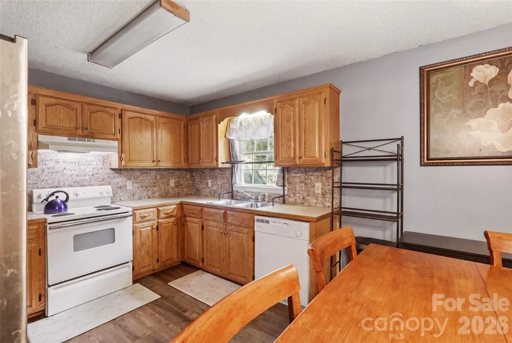106 Arlington Avenue Jonesville, NC 28642