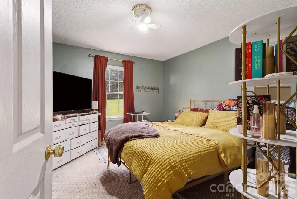 106 Arlington Avenue Jonesville, NC 28642