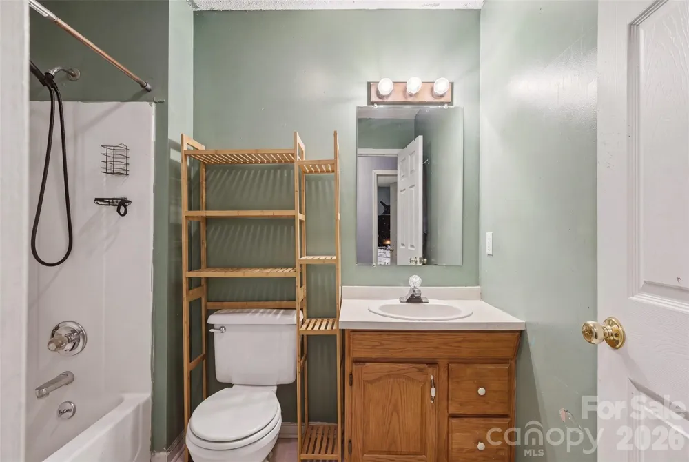 106 Arlington Avenue Jonesville, NC 28642