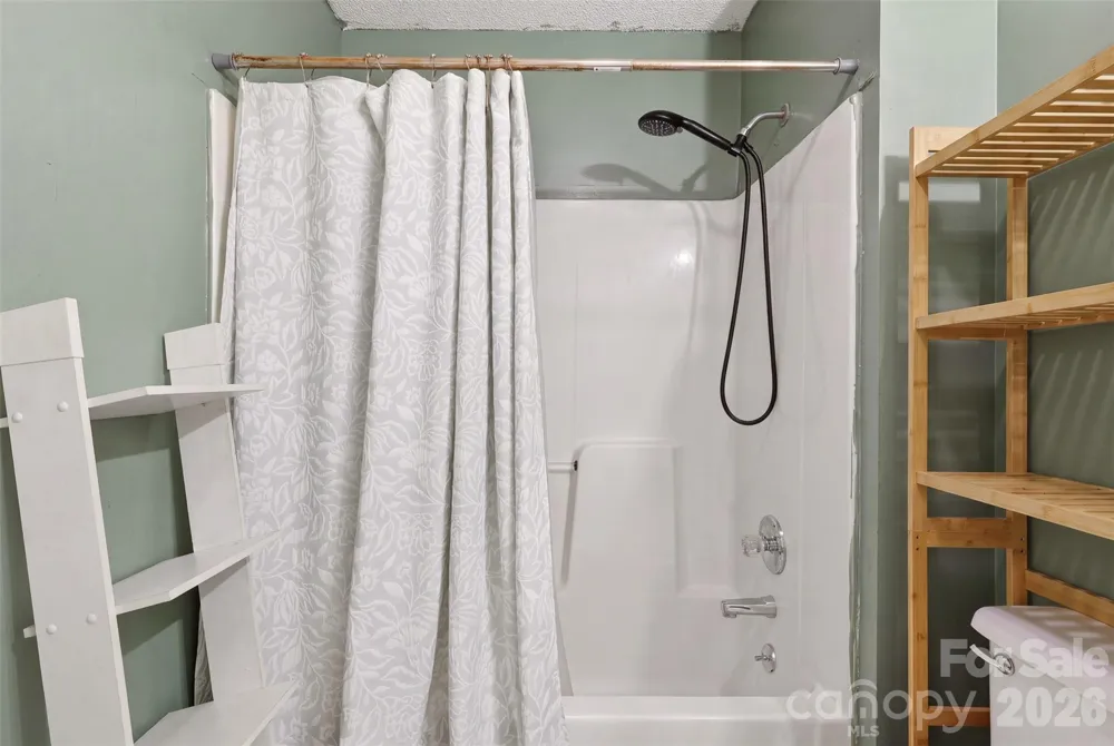 106 Arlington Avenue Jonesville, NC 28642