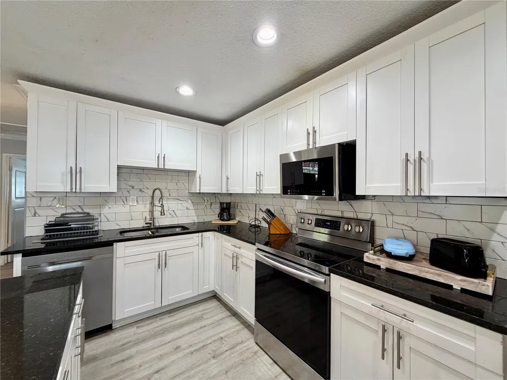 3926 W CHERRY STREET Tampa, FL 33607