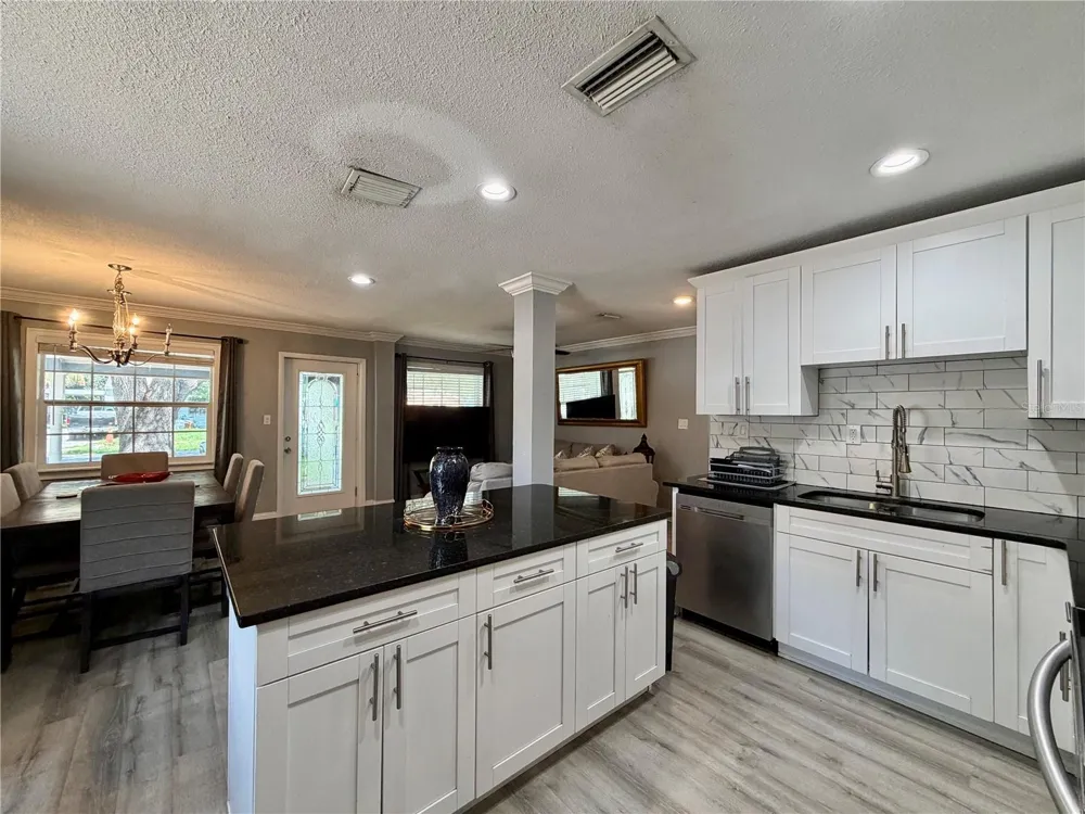3926 W CHERRY STREET Tampa, FL 33607