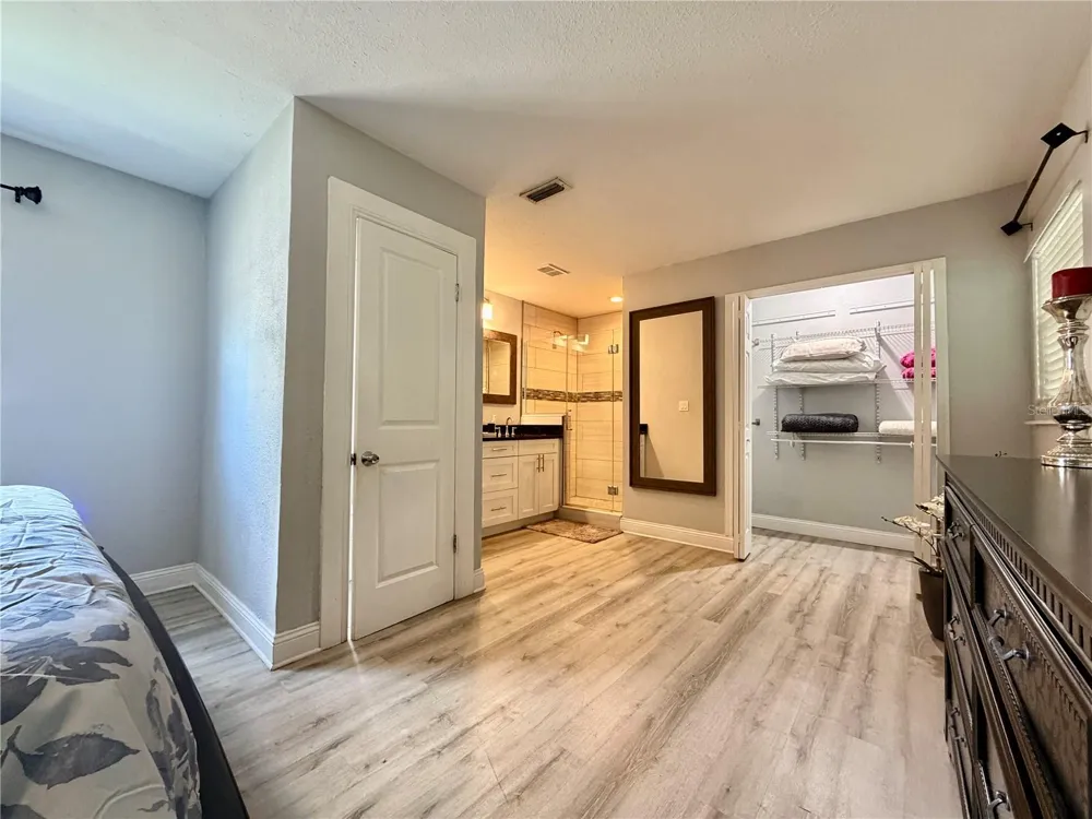 3926 W CHERRY STREET Tampa, FL 33607