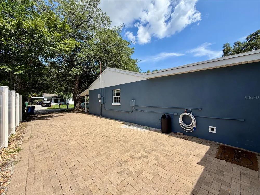 3926 W CHERRY STREET Tampa, FL 33607
