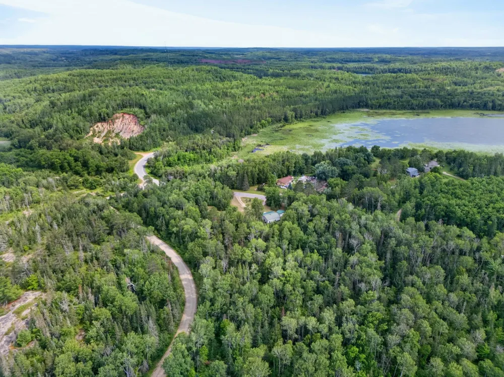 28750 Prairie Lake Road Grand Rapids, MN 55744