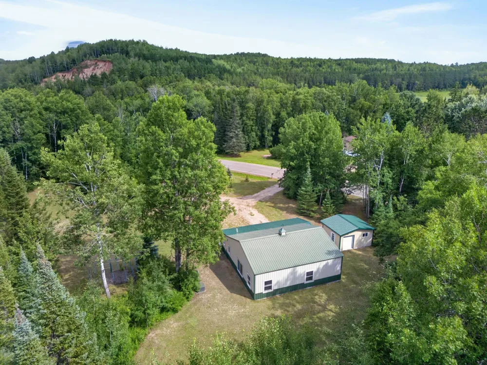 28750 Prairie Lake Road Grand Rapids, MN 55744