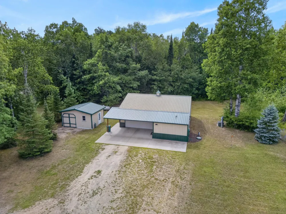 28750 Prairie Lake Road Grand Rapids, MN 55744