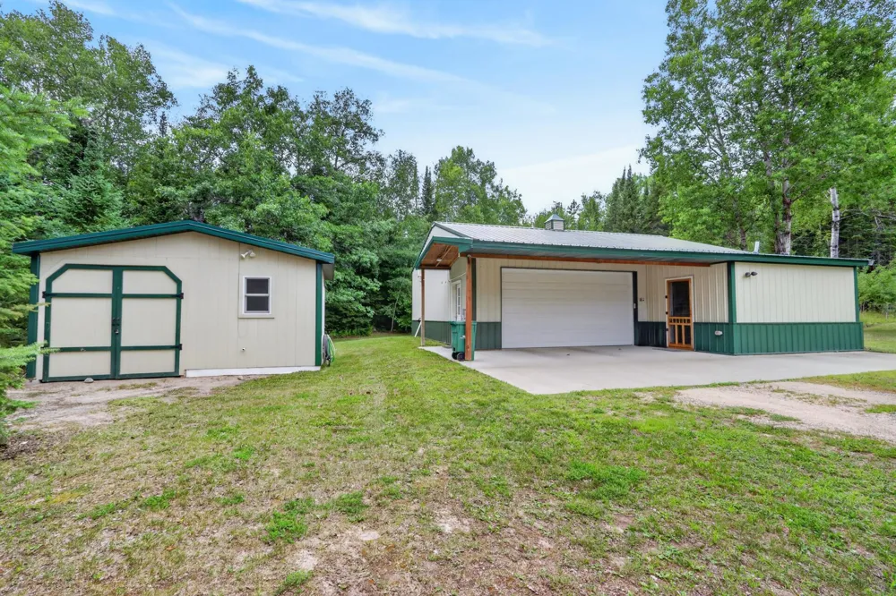 28750 Prairie Lake Road Grand Rapids, MN 55744