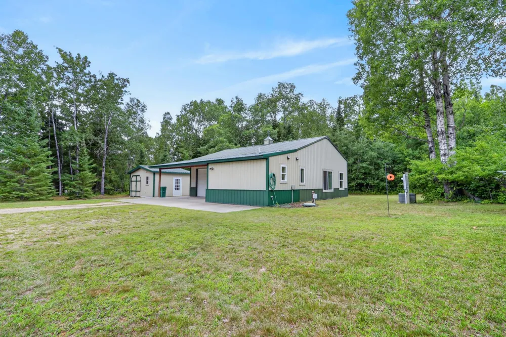 28750 Prairie Lake Road Grand Rapids, MN 55744