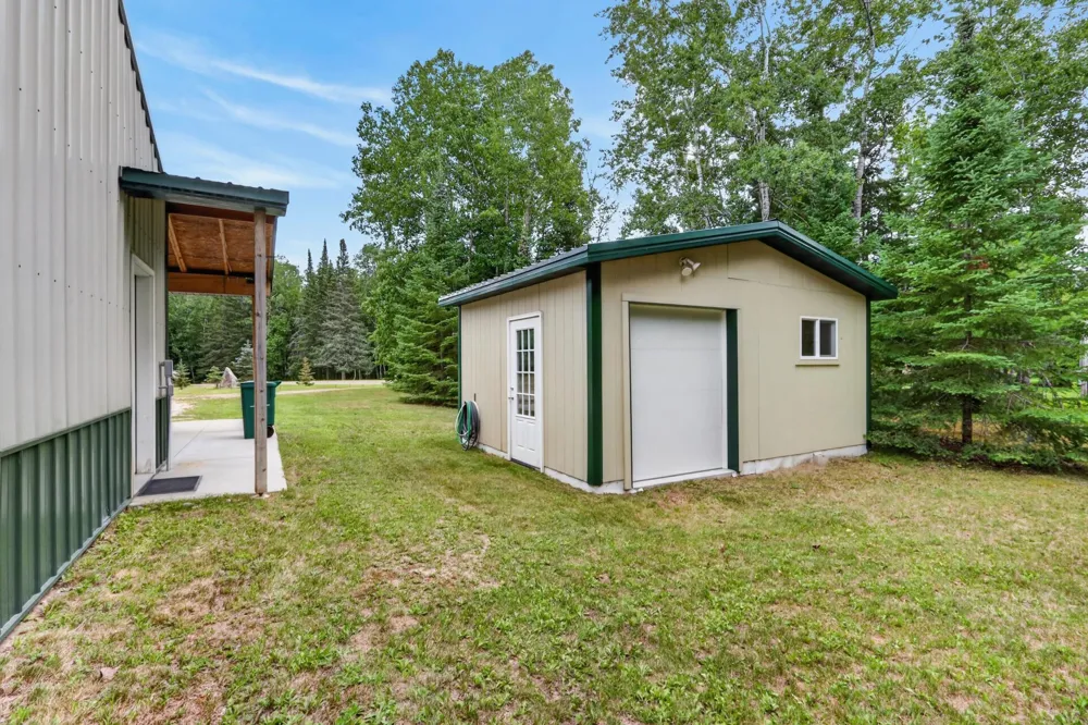 28750 Prairie Lake Road Grand Rapids, MN 55744