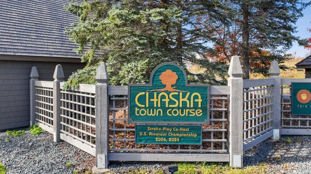 3788 Brookside Drive Chaska, MN 55318
