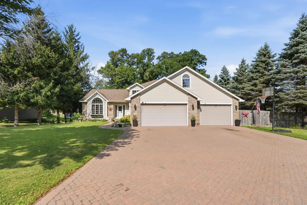 5790 Newgate Avenue Stillwater, MN 55082