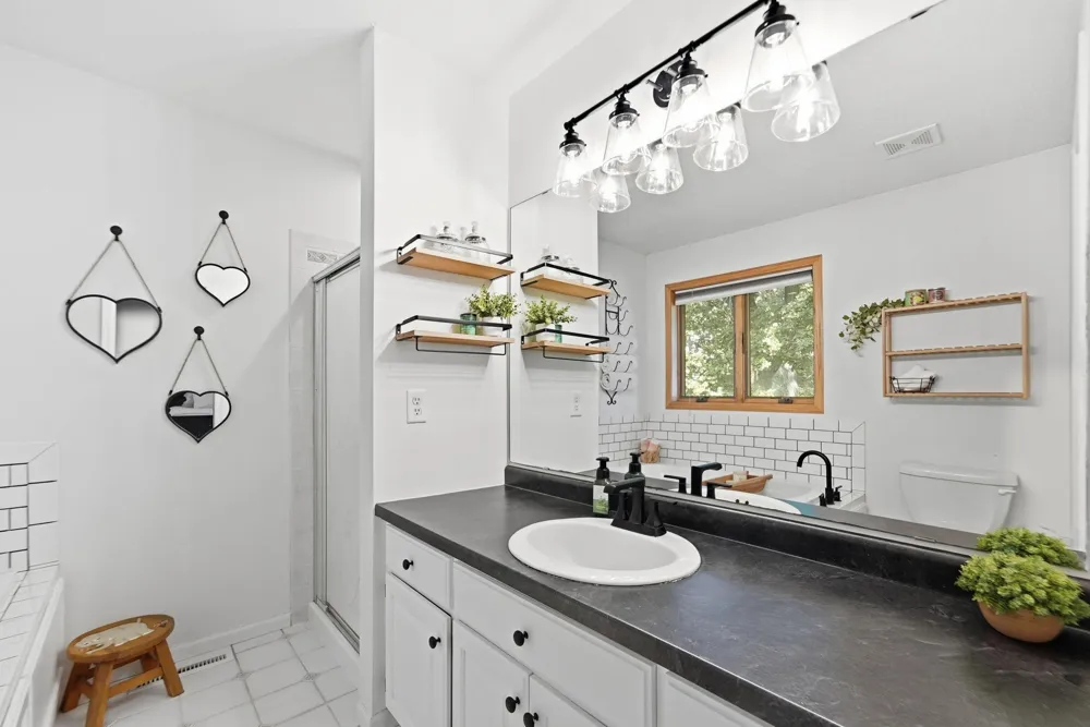 5790 Newgate Avenue Stillwater, MN 55082