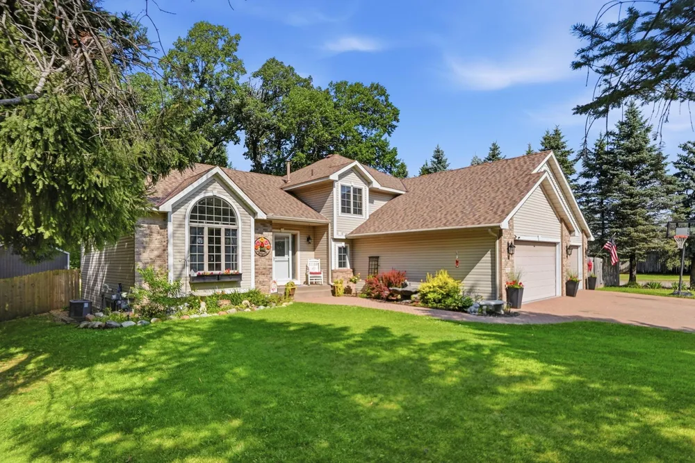 5790 Newgate Avenue Stillwater, MN 55082