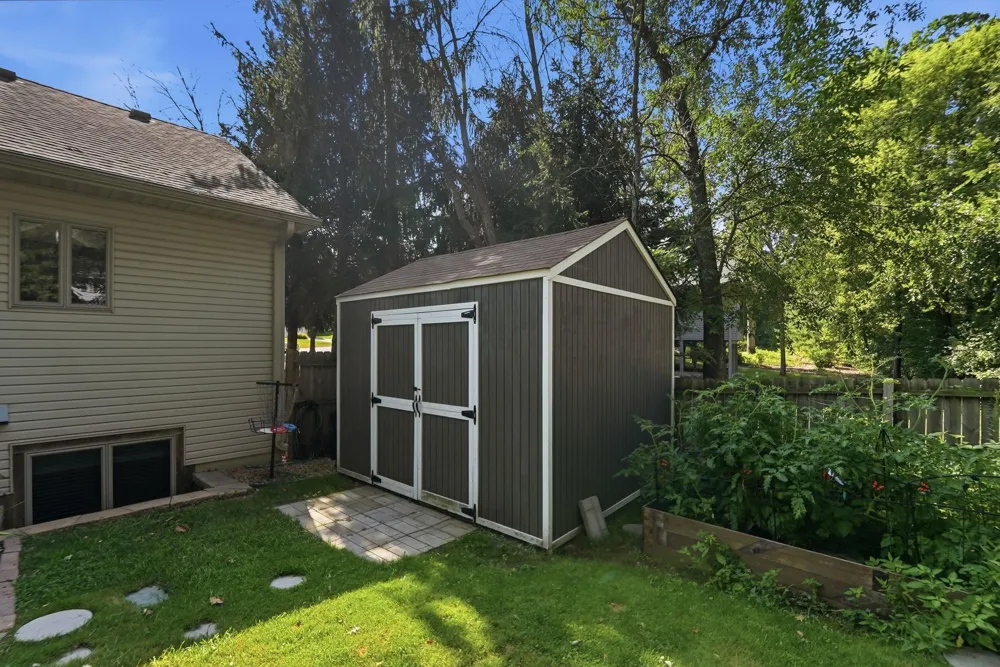 5790 Newgate Avenue Stillwater, MN 55082
