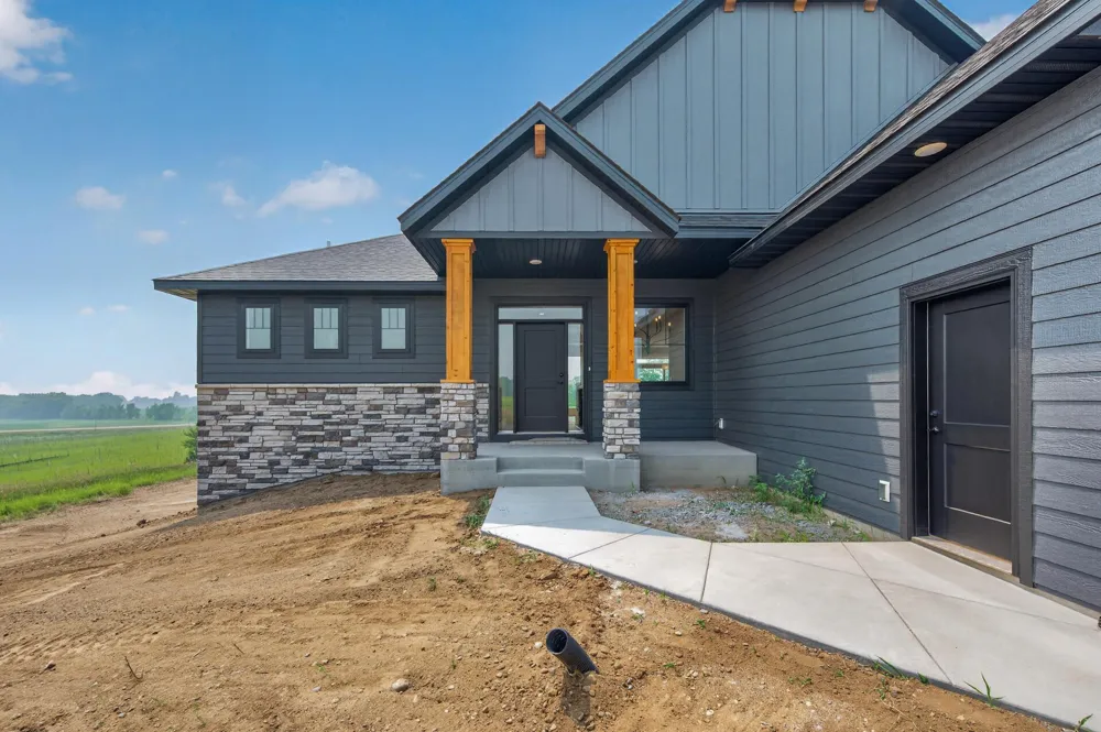 11309 238th Avenue NW Zimmerman, MN 55398