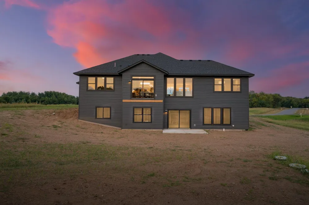 11309 238th Avenue NW Zimmerman, MN 55398