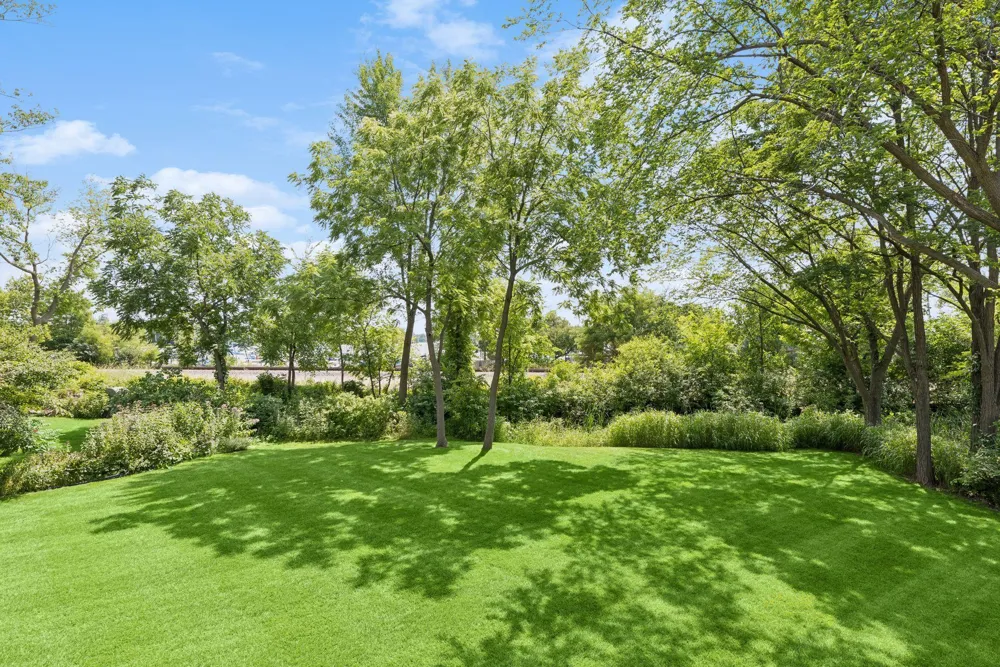 324 Hampton Street Wayzata, MN 55391
