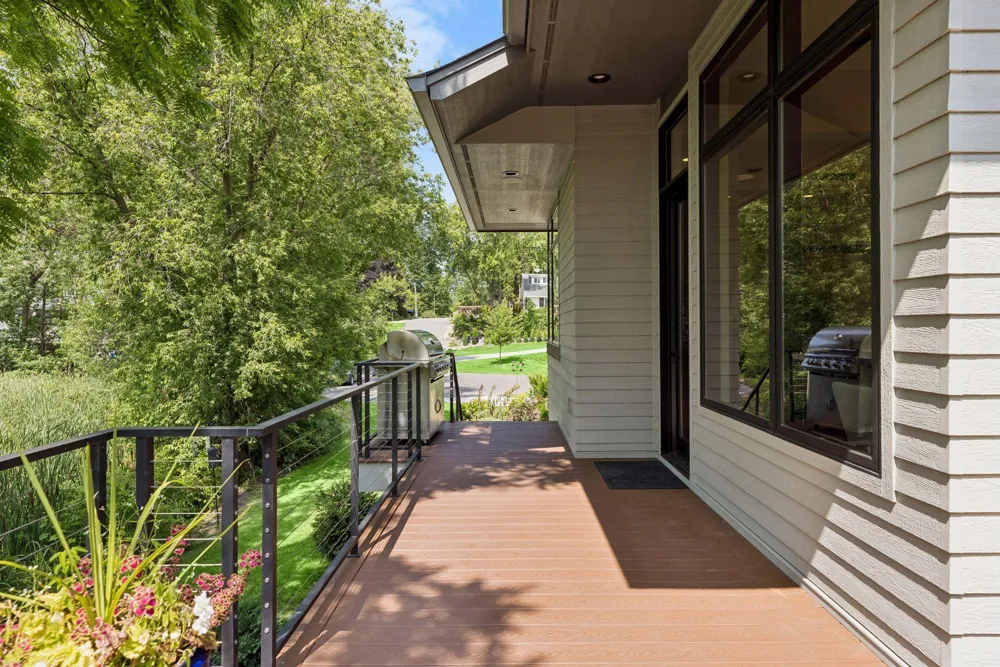 324 Hampton Street Wayzata, MN 55391
