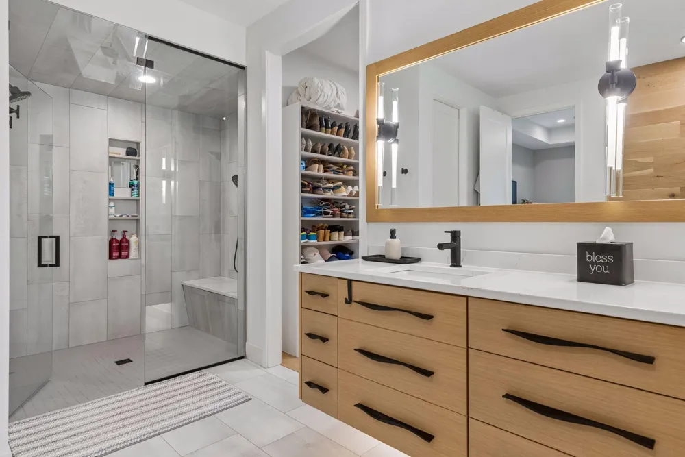 324 Hampton Street Wayzata, MN 55391