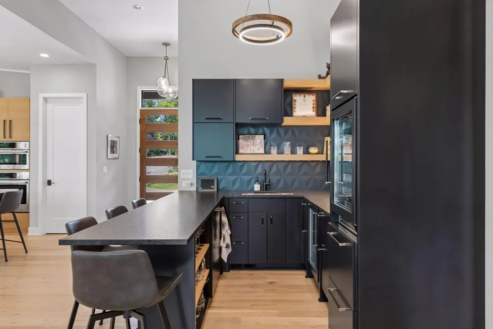 324 Hampton Street Wayzata, MN 55391