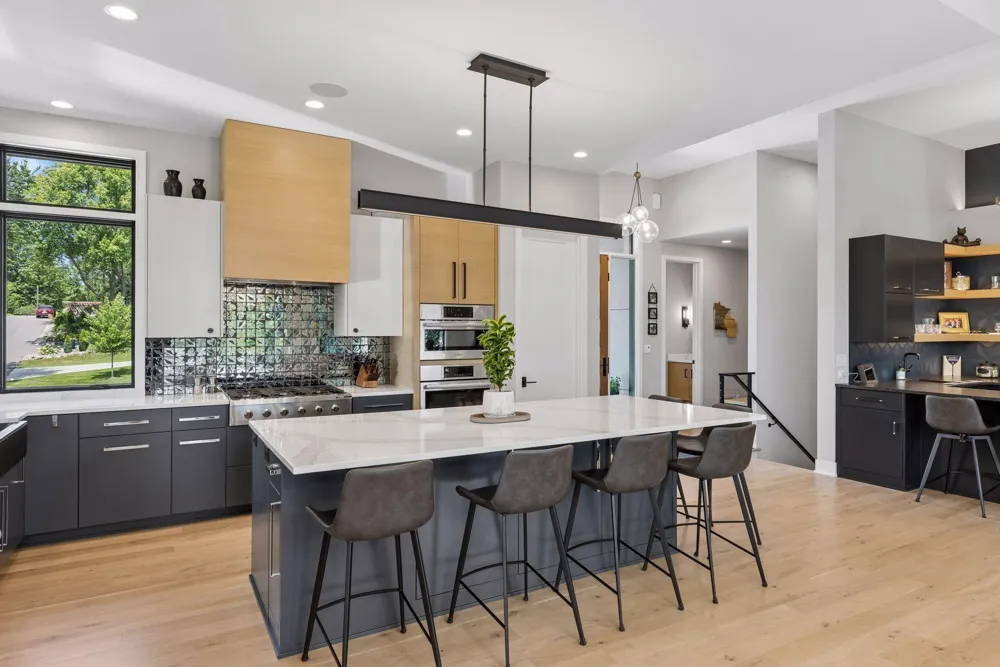 324 Hampton Street Wayzata, MN 55391