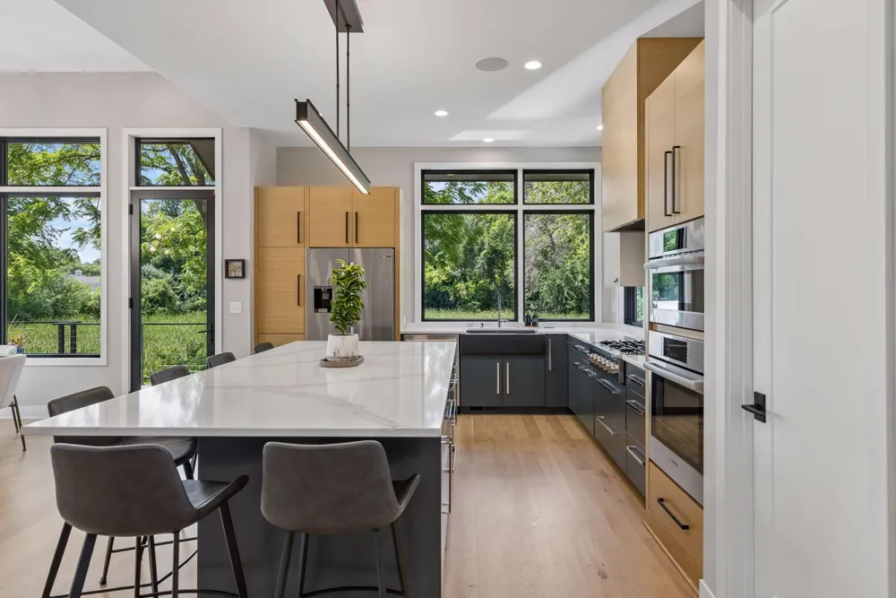 324 Hampton Street Wayzata, MN 55391