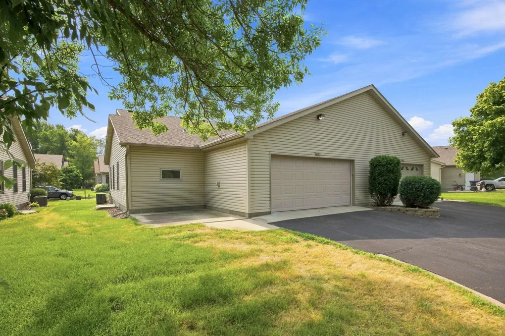 609 Vine Lane Monticello, MN 55362
