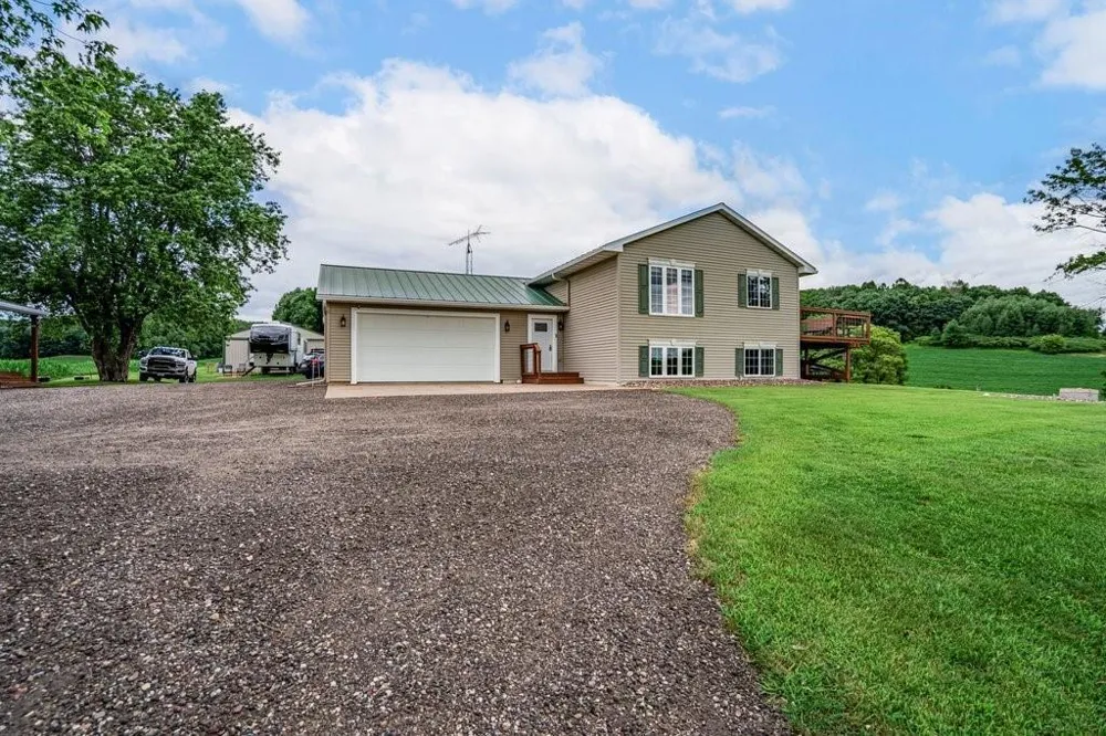 E3571 810th Avenue Menomonie, WI 54751