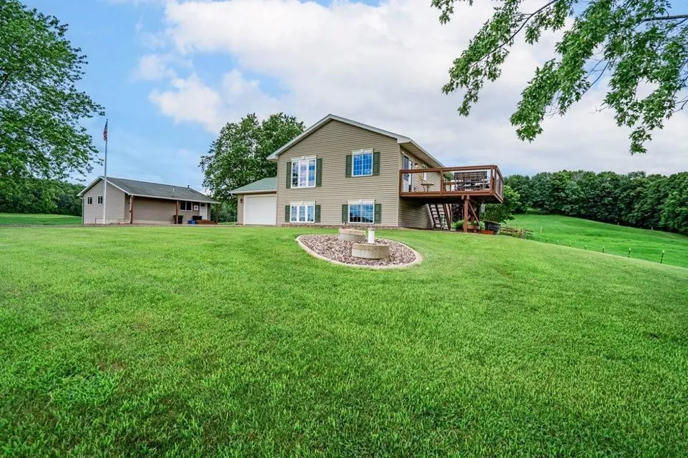 E3571 810th Avenue Menomonie, WI 54751