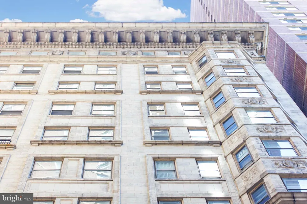 235 S 15TH STREET #606 Philadelphia, PA 19102