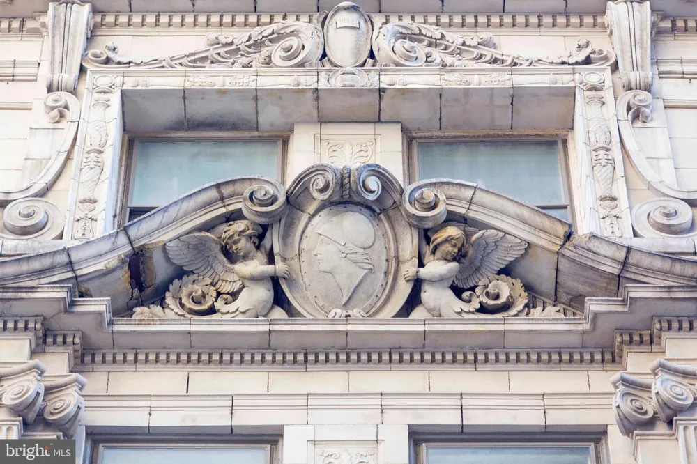 235 S 15TH STREET #606 Philadelphia, PA 19102