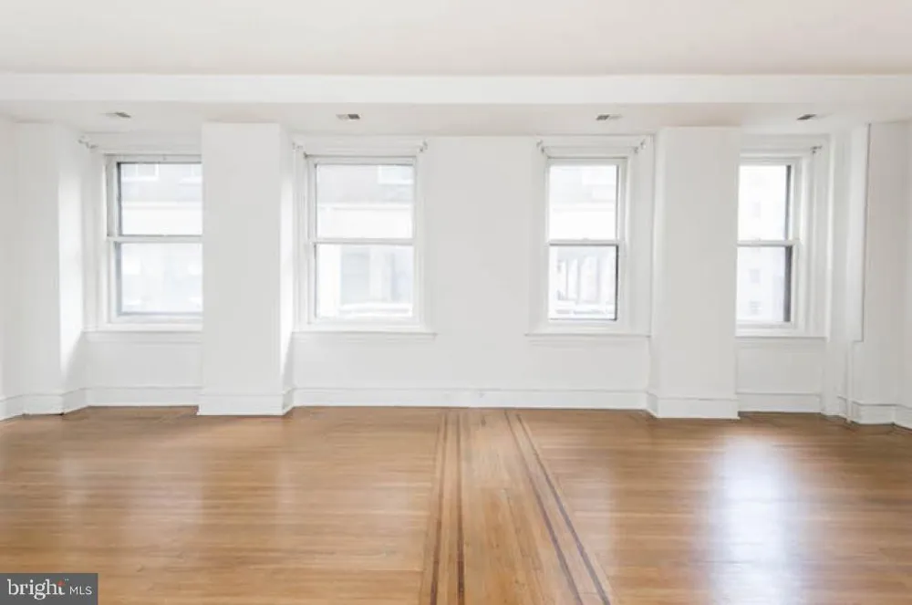 235 S 15TH STREET #606 Philadelphia, PA 19102